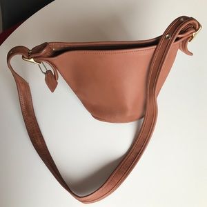 Vintage Coach camel bucket bag